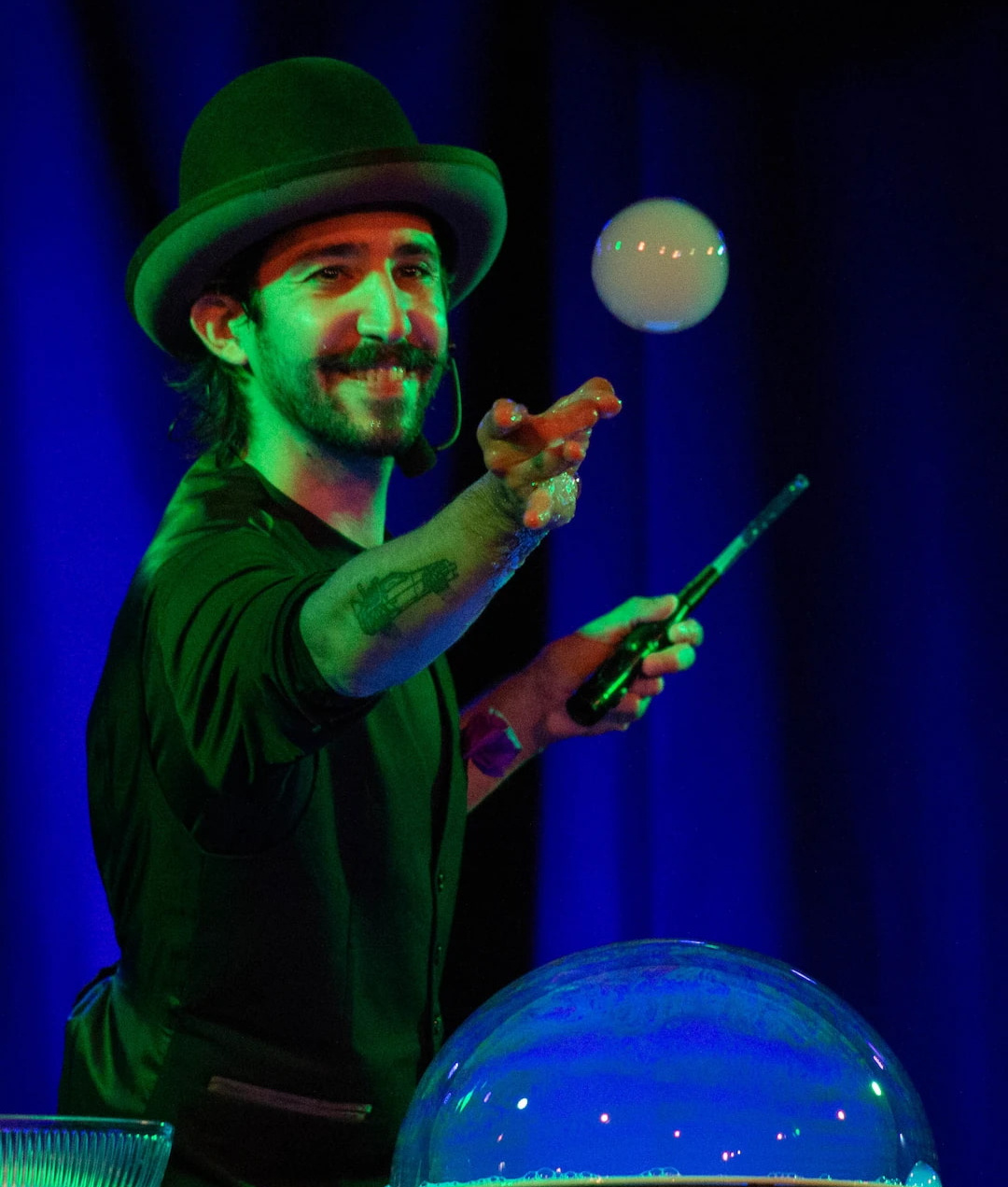 Magicians - MiCon - Book Magicians for your event Professional close-up magician and stage illusionist performing interactive magic for a corporate event in Barcelona - MiCon Entertainment